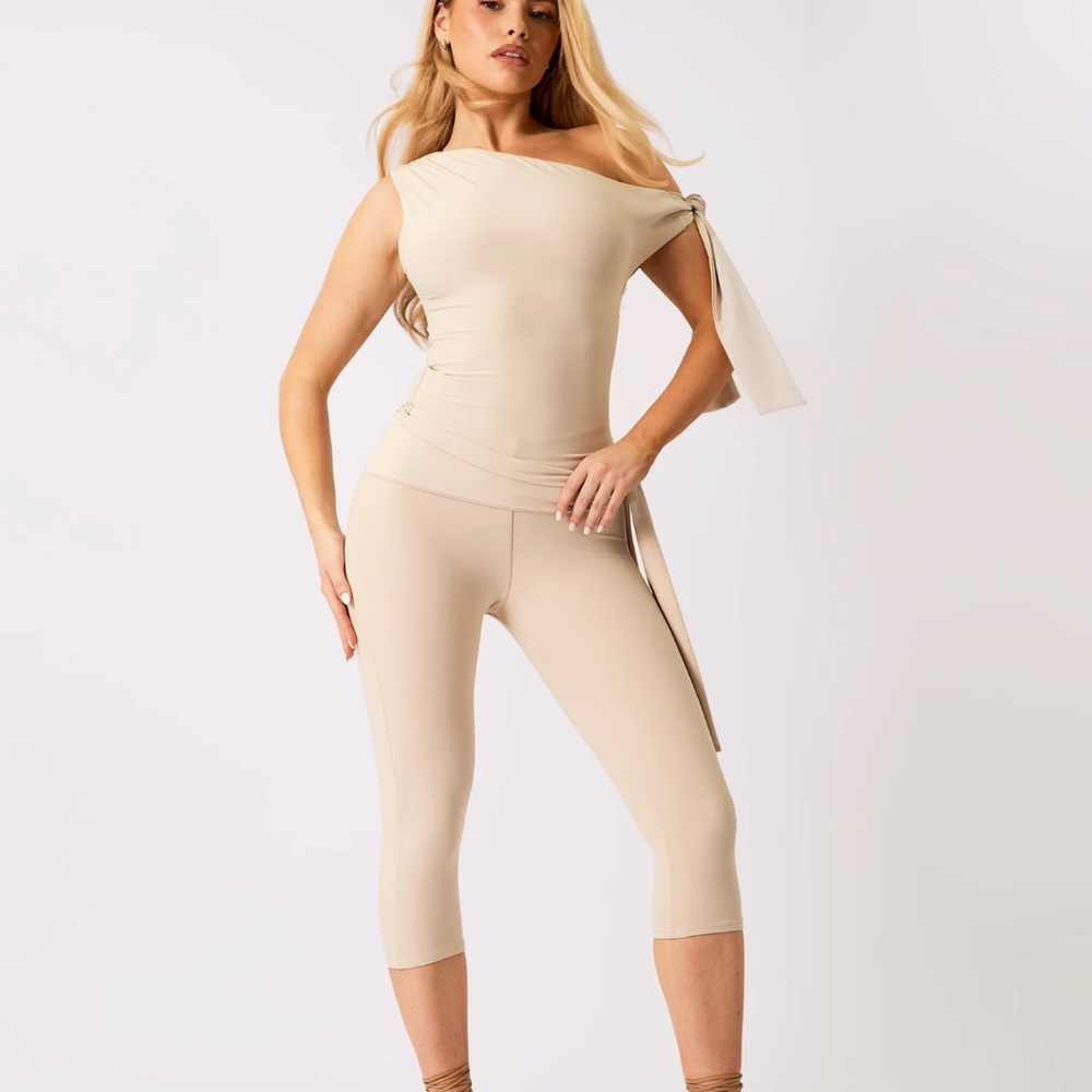 Public Desire Stone Off-Shoulder Knot Capris set